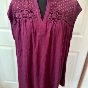 Daniel Rainn Maroon Sleeveless Embellished Blouse